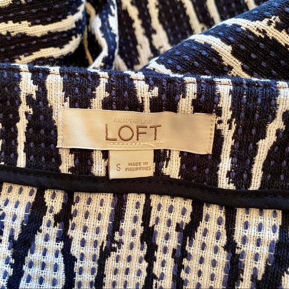 LOFT Navy & White Ikat Pattern Textured cotton Wrap Mini Skirt Size Small - Picture 5 of 7